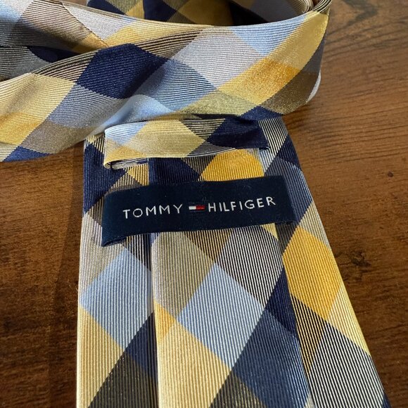 Tommy Hilfiger Men's Neck Tie ~ Gold/Grey/Blue~ Plaids & Checks Tie - Picture 3 of 3